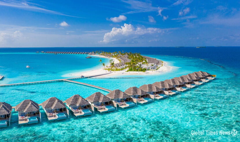 قد تكون أفضل وظيفة في العالم.. منتجع بجزر المالديف يبحث عن بائع كتب “حافي القدمين”، هذه مهمته