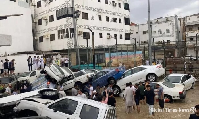 غضب سعودي من فشل ابن سلمان في حل أزمة السيول.. “الأموال تذهب للترفيه”