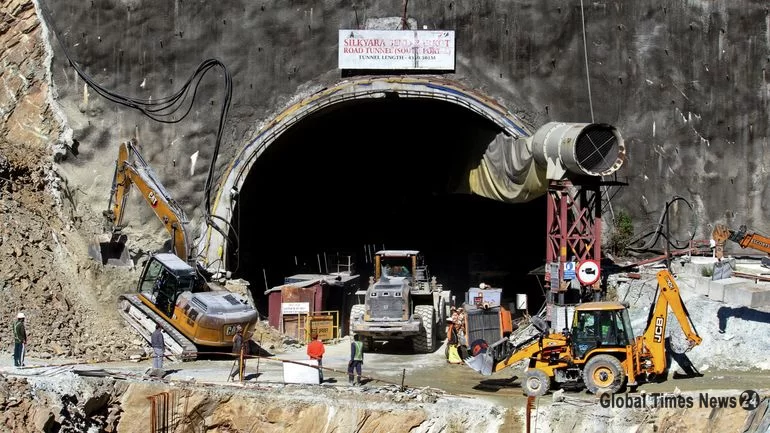 Inde: une vidéo montre les 41 ouvriers bloqués dans un tunnel effondré