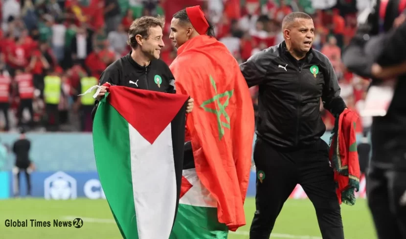 स्पेन के ख़िलाफ़ शानदार जीत के बाद, मोरक्को के ख़िलाड़ियों ने फ़िलिस्तीनी झंडा लहराकर मनाया जश्न