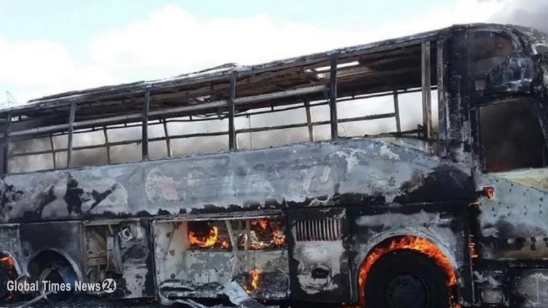 पाकिस्तान में सड़क हादसा, 39 यात्रियों की जलकर मौत