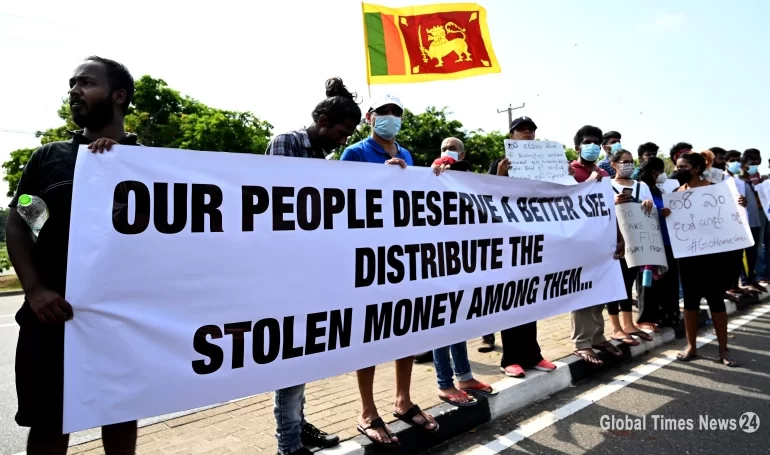 سری لنکا کے صدر نے بحران پر قابو پانے کیلئے اپنے بھائی کو ایف ایم کے عہدے سے ہٹا دیا