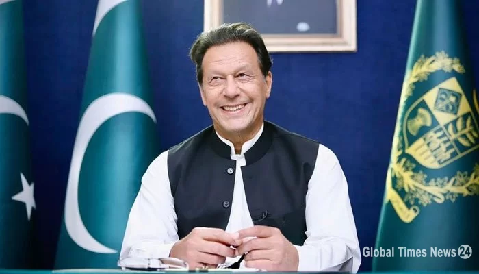 پاکستان کے ضمنی انتخابات میں سابق وزیراعظم عمران خان کی برتری برقرار
